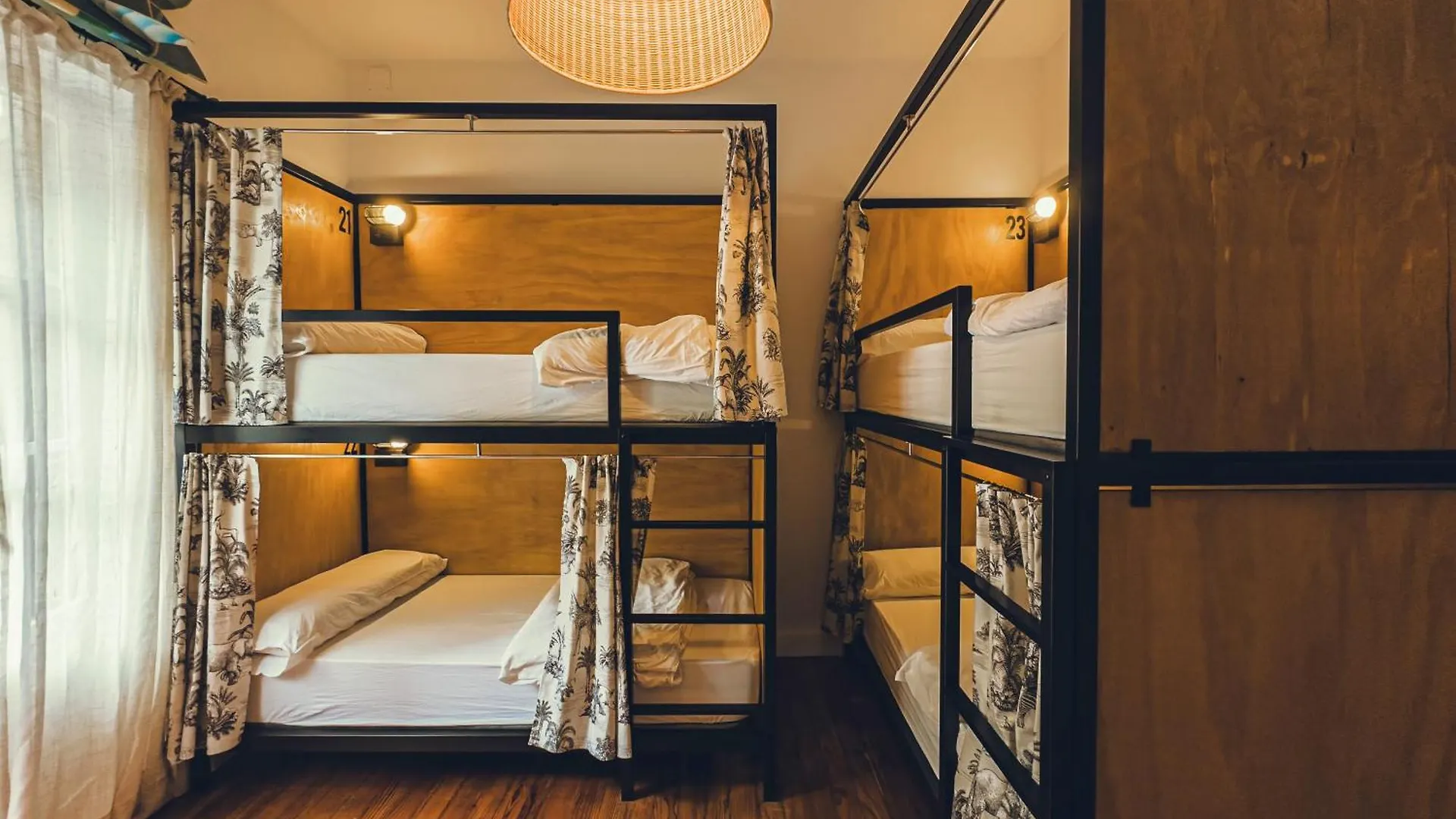 Surfing Etxea - Surf Hostel San Sebastian