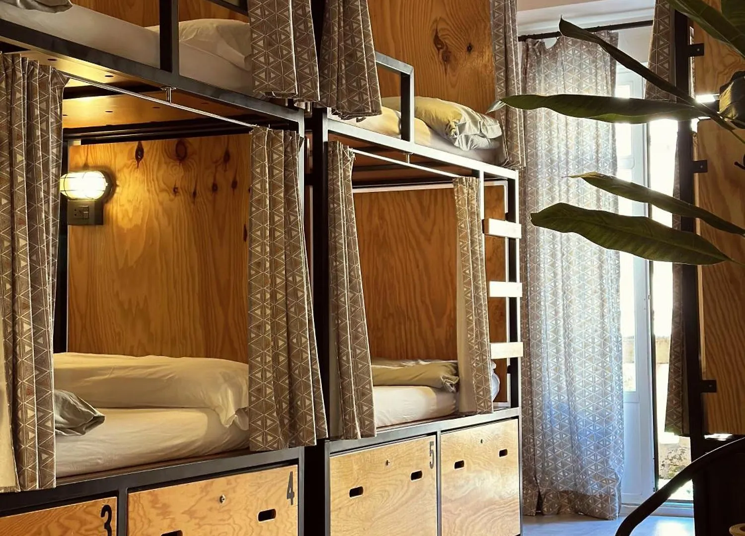 Surfing Etxea - Surf Hostel 圣塞瓦斯蒂安 0*,  西班牙