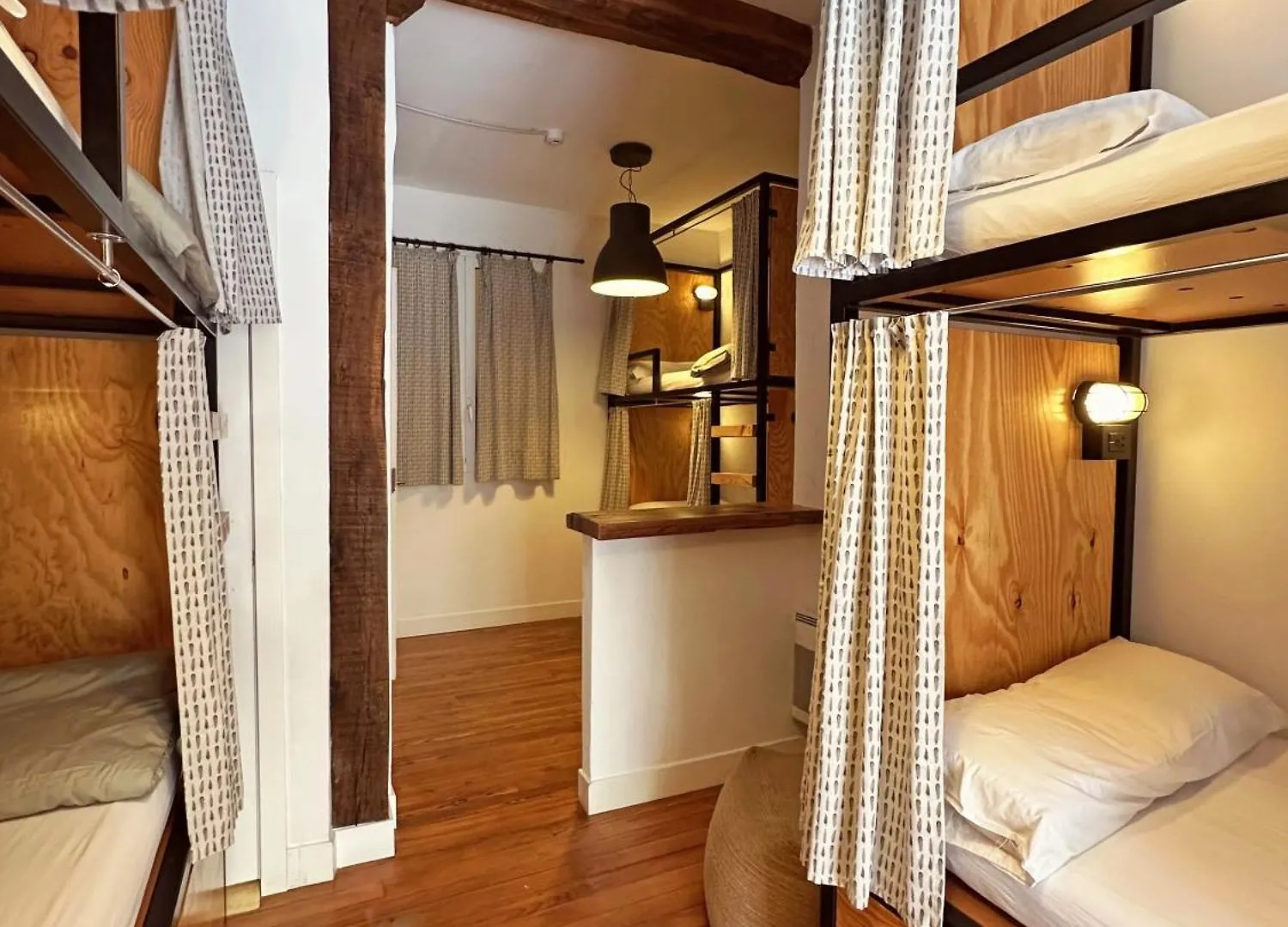 Surfing Etxea - Surf Hostel San Sebastian